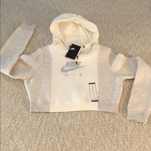 Women’s Nike crop sweatshirt size small